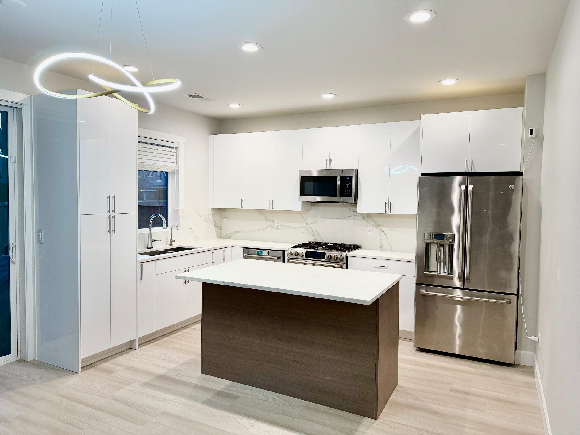 High-Gloss White Kitchen — Greater Seattle, WA